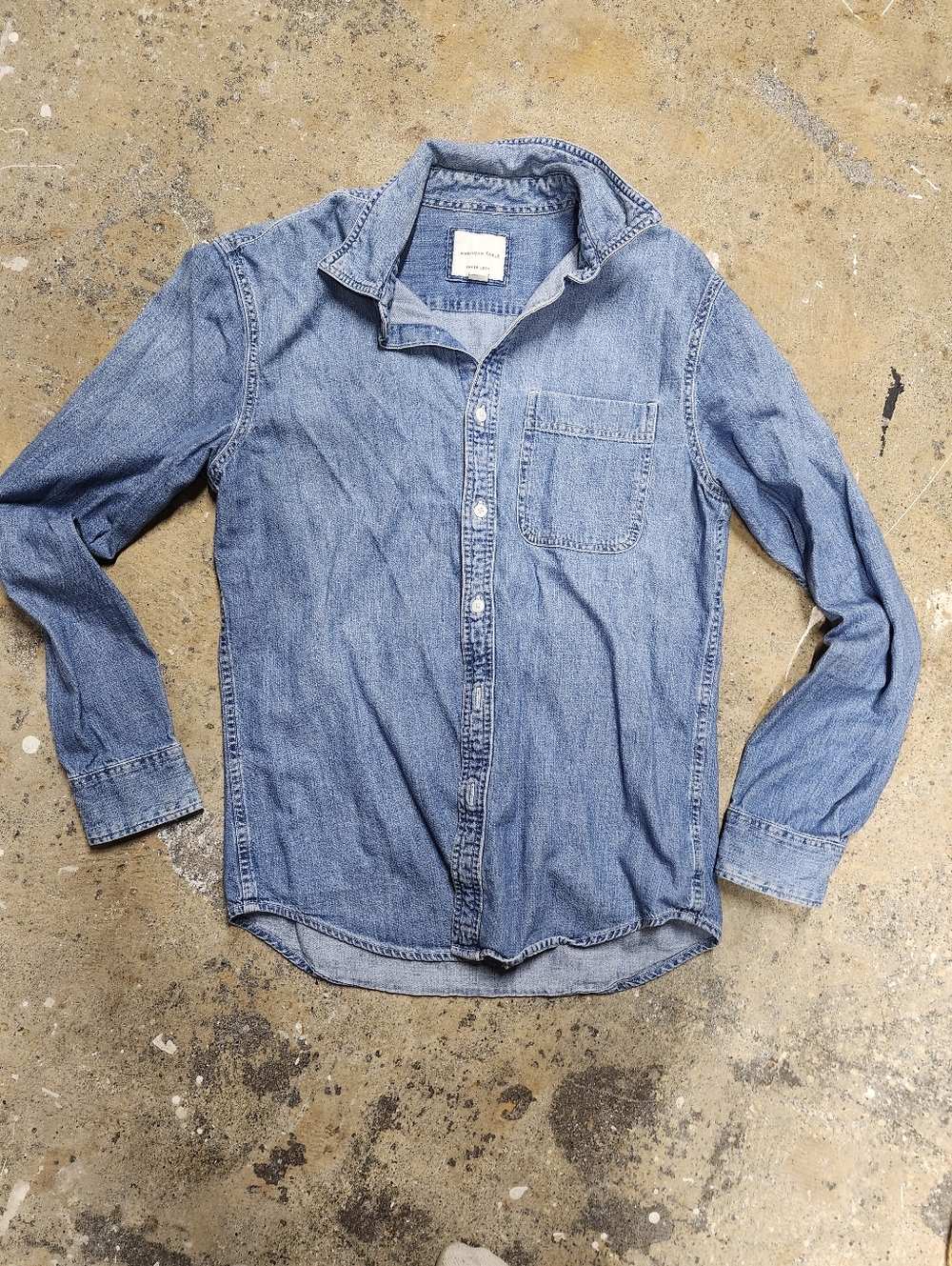 Soft Demin American Eagle Casual Button-Down - Small/Medium - Picture 2 of 10